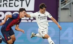 Barcelona-Real Madrid maçında sahaya yıldırım düştü