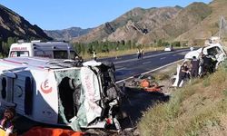 Bursa'da feci kaza! 2 ambulans ile kamyonet çarpıştı: Çok sayıda yaralı var