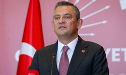 CHP Genel Başkanı Özgür Özel'in ayağı kırıldı