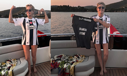 Hollywood yıldızı Sharon Stone, Beşiktaş formasıyla poz verdi