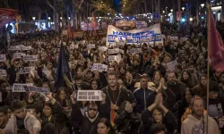 İspanya halkı sokaklara döküldü: Yüksek kira artışı protesto ediliyor!