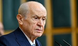 MHP lideri Bahçeli'den gazeteciye sert tepki: Ya davranışlarından vazgeç ya da mesleği bırak