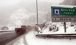 Kar kalınlığı 75 cm, görüş mesafesi 40 metre! 26 Kasım 2024 Bolu Dağı tüneli açık mı, kapalı mı?