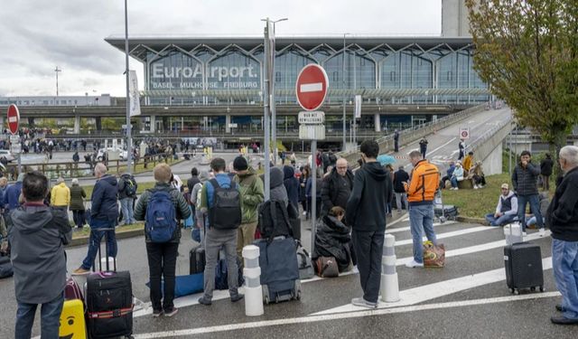 Fransa'da bomba paniği: Havalimanı boşaltıldı