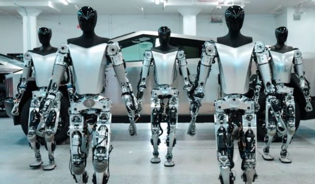 Tesla, insansı robotlara geçiyor