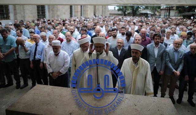 GIYABİ CENAZE NAMAZI KİMLER İÇİN KILINIR? Hanefi mezhebi ve Şafii mezhebine göre gıyabi cenaze namazının hükmü nedir?