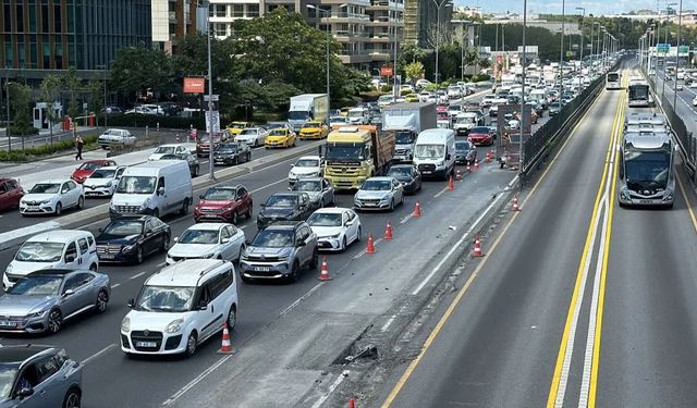 İstanbul'da metrobüs hattındaki yol çalışmasına ara verildi