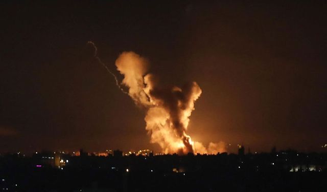 Lübnan sınırı ateş hattı! İsrail gece boyunca bomba yağdırdı