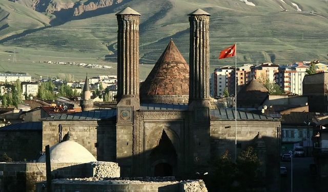 Ekol TV Erzurum'da! Tarihi yapılarıyla dikkat çeken şehir güçleniyor: Hedef kentsel dönüşüm rekoru kırmak