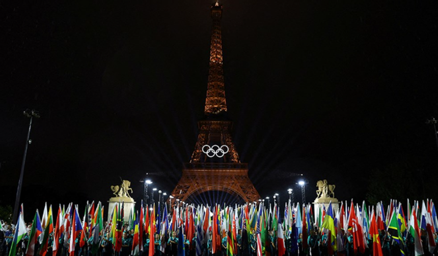 Paris 2024 Olimpiyat Oyunları'nın açılış töreni muhteşem gösterilere sahne oldu! İşte o anlardan kareler