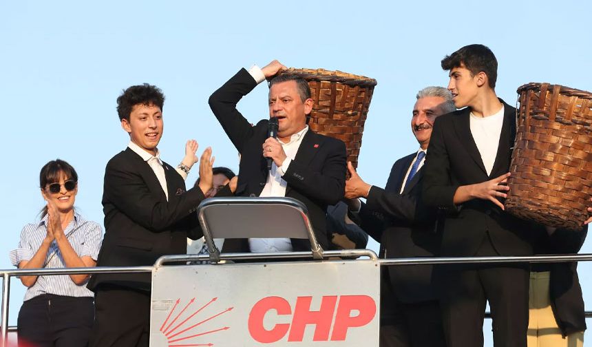 CHP lideri Özel Bursa'dan seslendi: Taşıyamıyorsan bırak küfeyi
