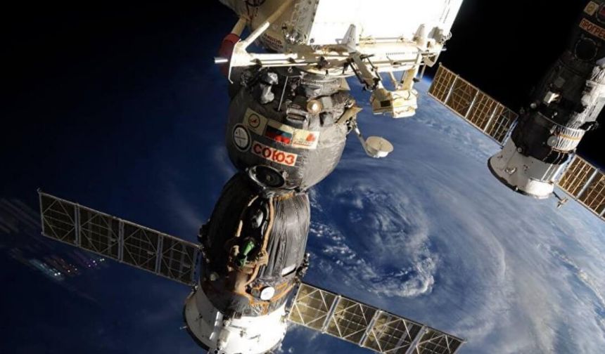 Rusya ile Çin, Ay'da istasyon kurmak için uzayda 5 ortak görev planlıyor