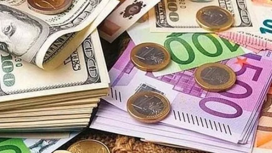 Altin Dolar Ve Euro Arasinda Nas-1